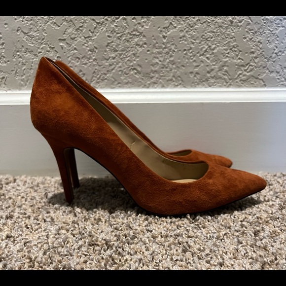 Rust colored heels! - Picture 3 of 4